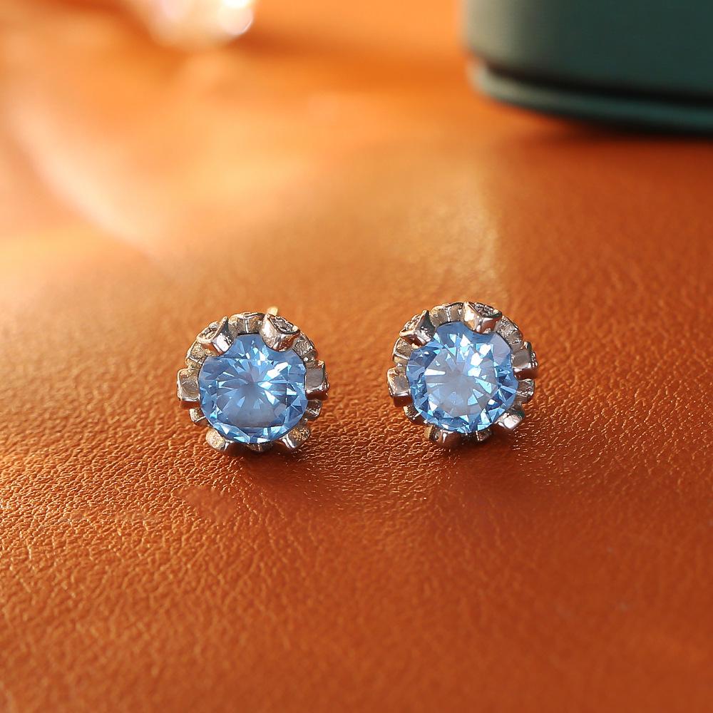 Elegant Cubic Zirconia Flower Stud Earrings with Silver Needle – Versatile, Fashionable Accessories for Women
