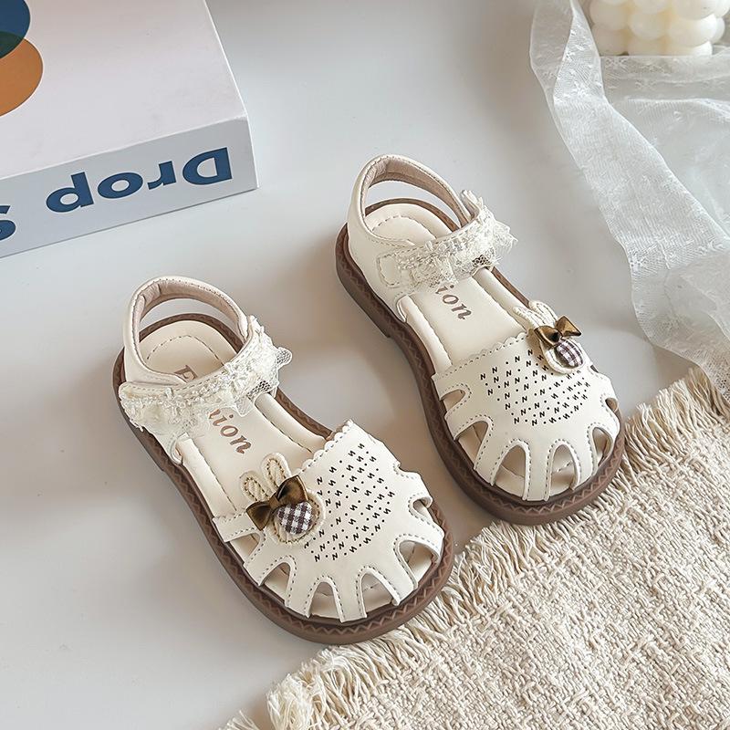 2026 New Style Girls' Pink Breathable Princess Sandals: Soft Sole, Non-Slip, Versatile Summer Shoes for Toddlers.