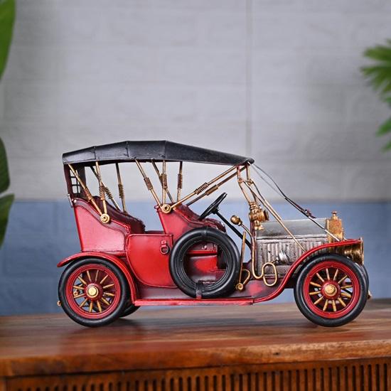 Pixel Car Model Collectible Miniature for Car Enthusiasts, Perfect Gift Idea, Desktop Display or Office Decor, Customizable Retro Pixel Art Toy Car
