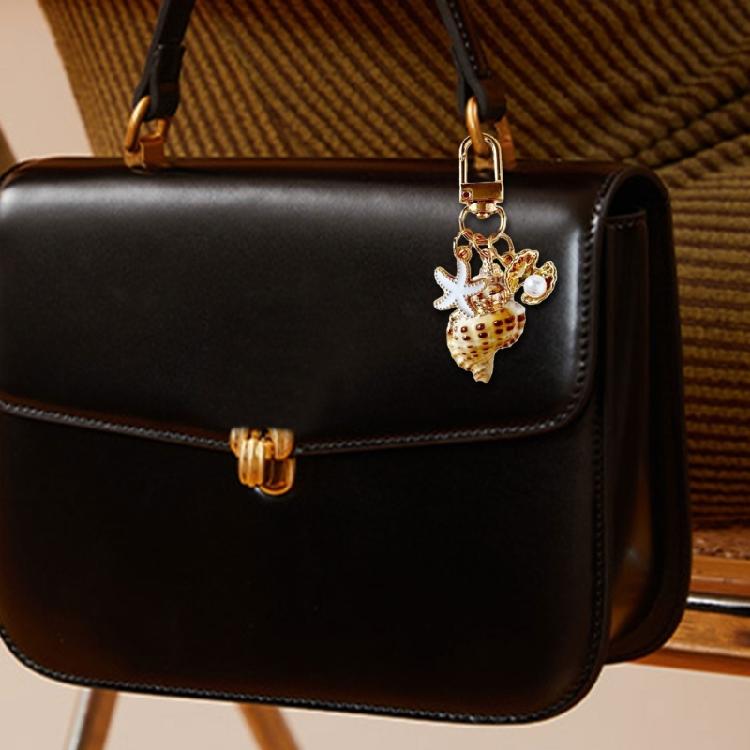 Pearls Embellished Seashells Keychain Portable Bag Charm Decoration for Women Stylish Functional Accessory