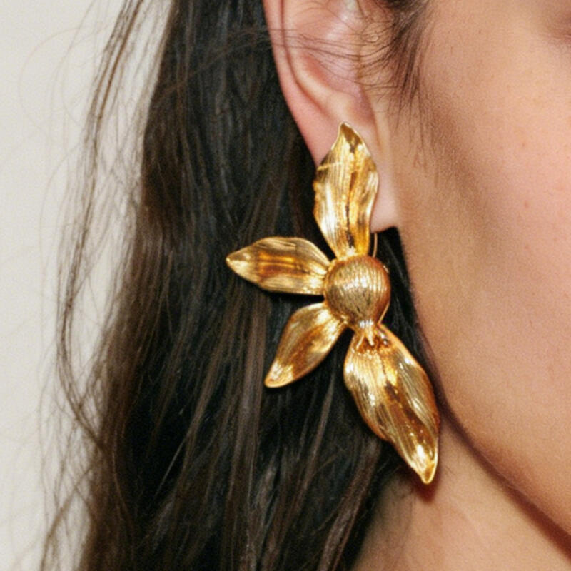Retro Personalized Alloy Large Flower Earrings for Women Ladies Exaggerated Unique Texture Petal Drop Earrings Jewelry Wholesale