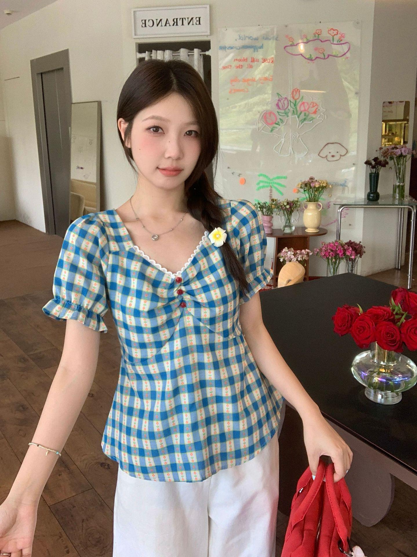 

Plus Size Floral Plaid Short Sleeve Shirt - Waist-Cinched Slimming Top Large (L)