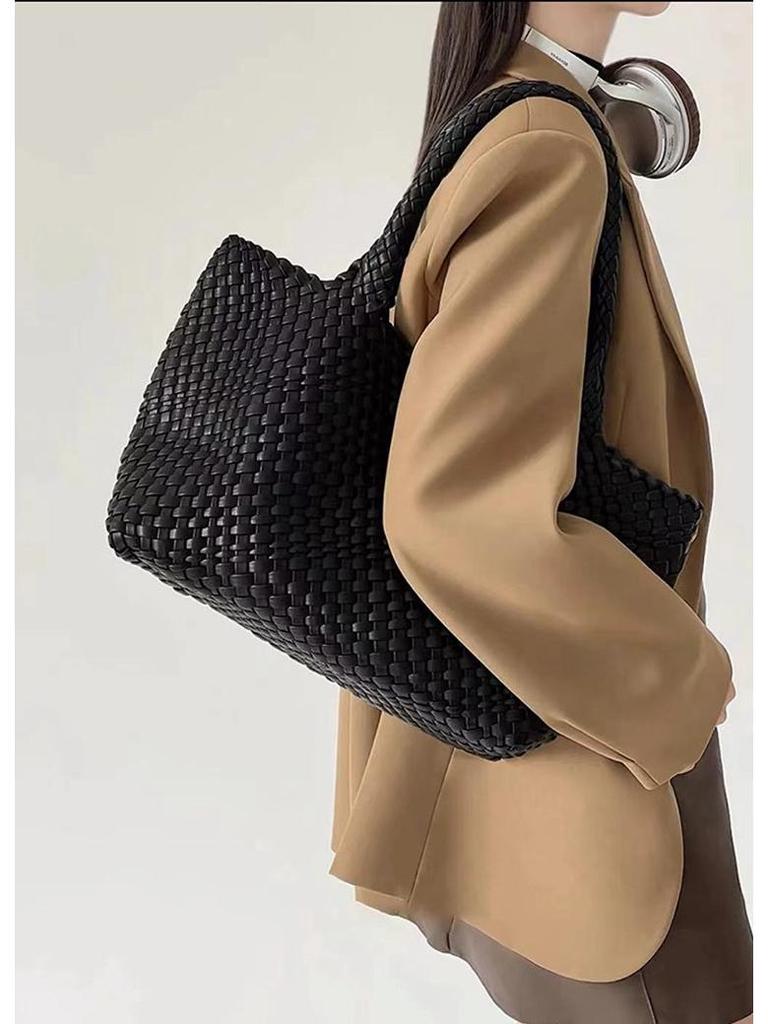 2026 Trendy Hand-Woven Large-Capacity Tote and Shoulder Bag