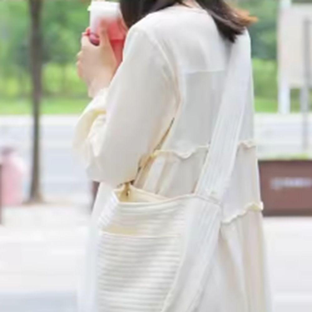 Handmade Dog Bag Breathable Cat Outing Bag Simple Pet Backpack  Pet Accessories