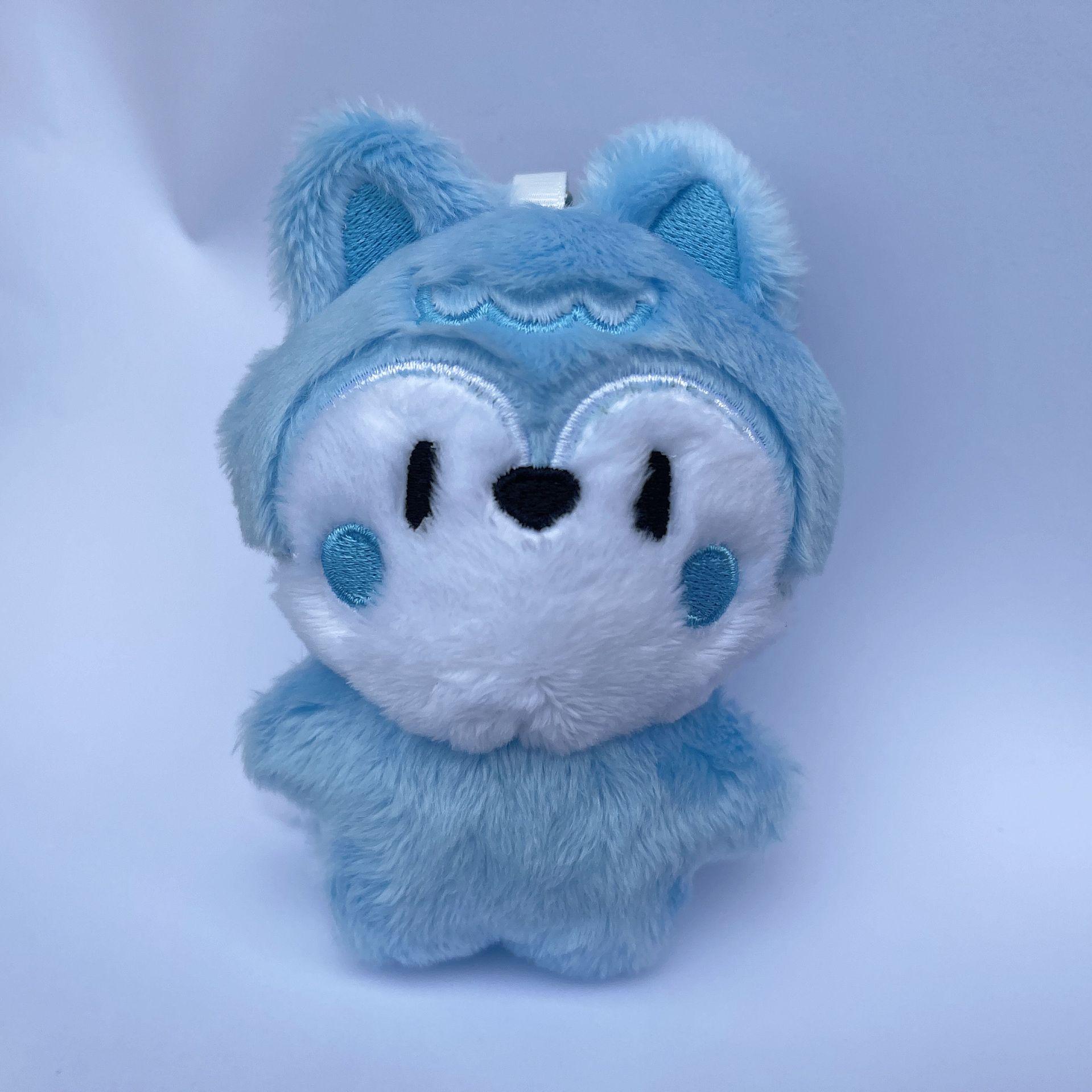 

STAY Fan-Made Lee Yongbok, Felix, Hwang Hyunjin, and Bang Chan Dolls with Fox Wolf Keychain 10 cm