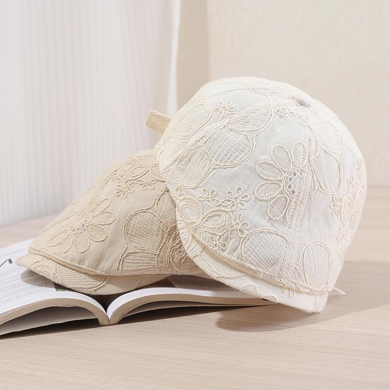 Spring and summer new cap children embroidered British retro newsboy hat short brim shading sun protection painter hat
