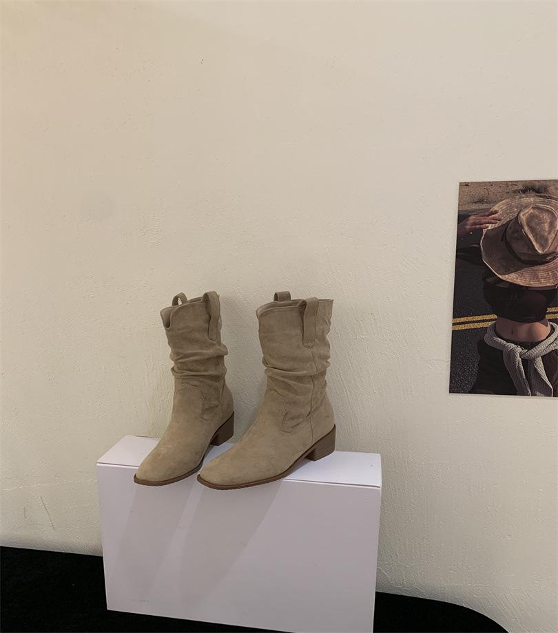 

Inner Height Increasing Brown Suede V-Mouth Pile Medium Tube Martin Boots Women s Boots 2025 Autumn High Heel Short Boots Skinny Boots 39 хаки