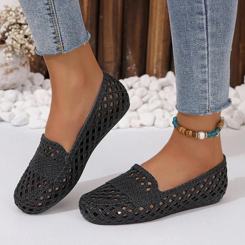 2025 New Summer Women Casual Shoes Flat Sandals Non-slip Fashion Toe-cap Sandals Soft Sole Beach Shoes Hollow Mesh Women Shoes