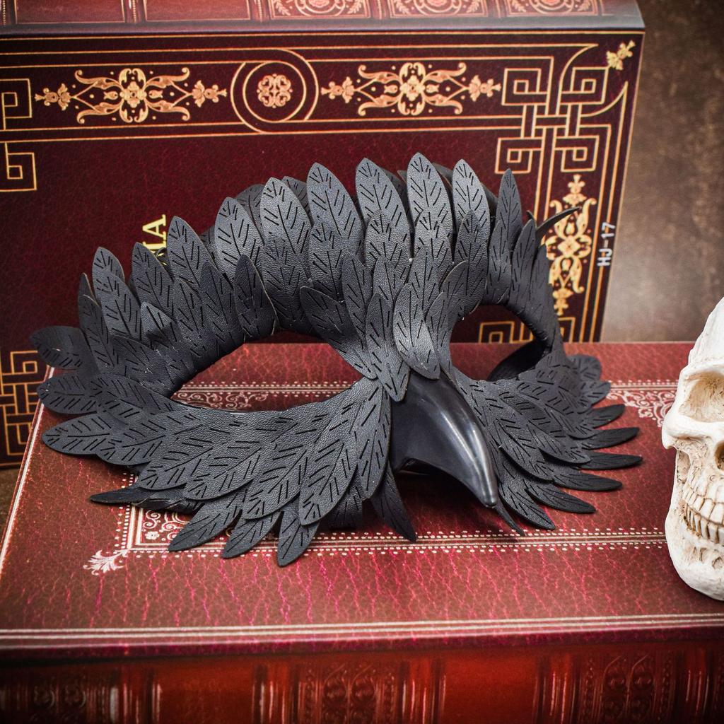 Bird Beak Eagle Half Face Mask Cosplay Animal Owl Feather Masks Masquerade Halloween Carnival Dress Up Party Costume Props Gifts