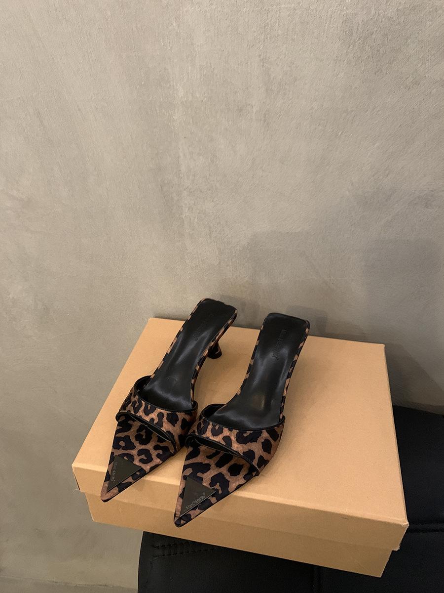 

Pointed black high heels women s niche sexy versatile word with stiletto slippers sandals outside wear 42 леопард друку кольору