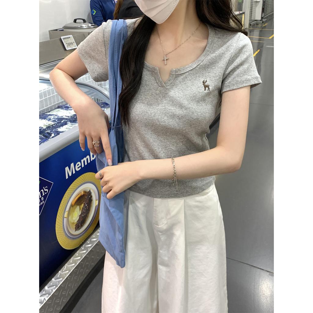 Summer new Korean version bm slim-fit half-open V-neck versatile embroidered design sense pure cotton short-sleeved T-shirt top women