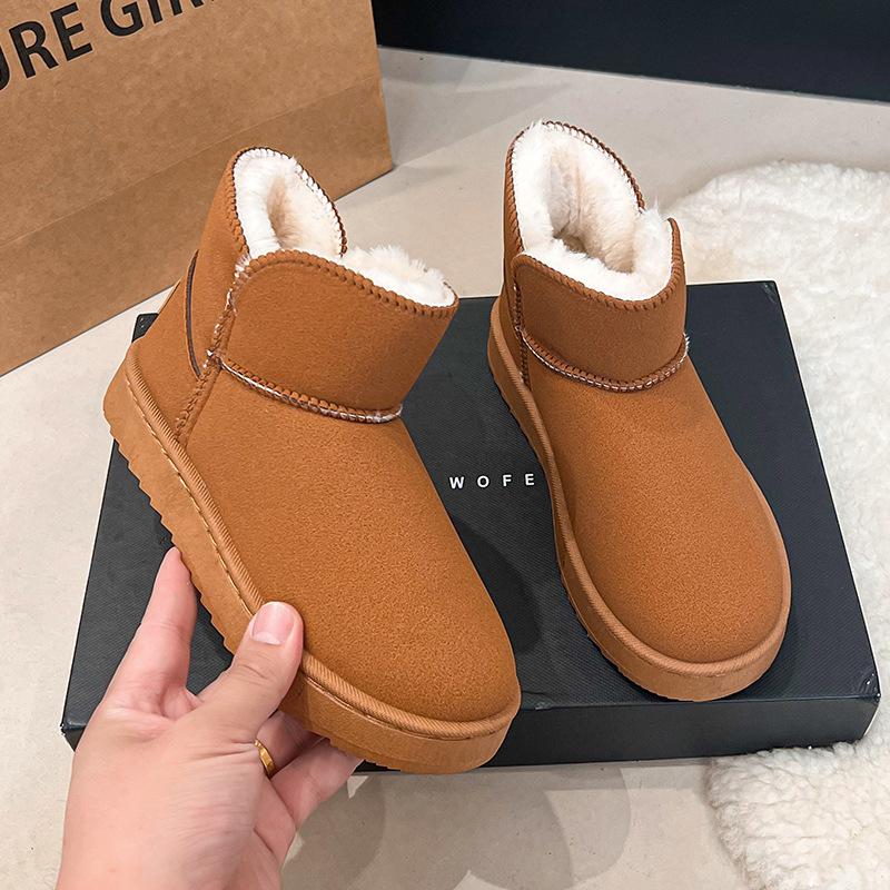 2025 Winter neue kurze Schneestiefel gefütterte verdickte Schnee-Baumwoll-Kurzstiefel Koreanische Version vielseitig rutschfest dicksohlige Baumwollschuhe