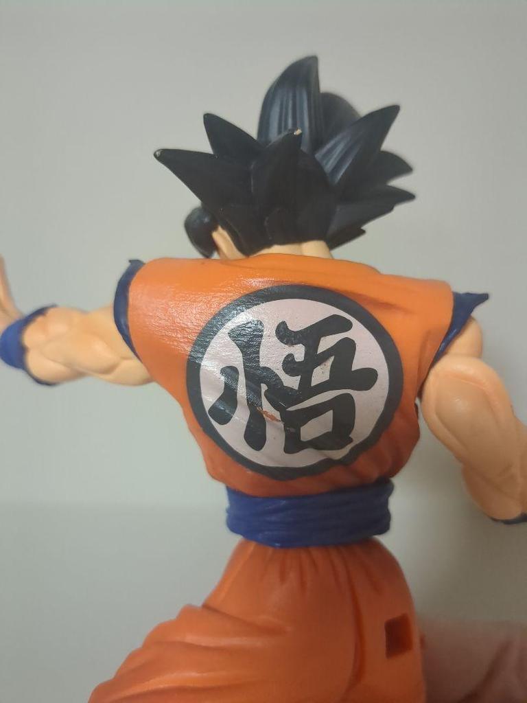 [USED] Dragon Ball Son Goku figure with bonus Vegeta figure (no base)