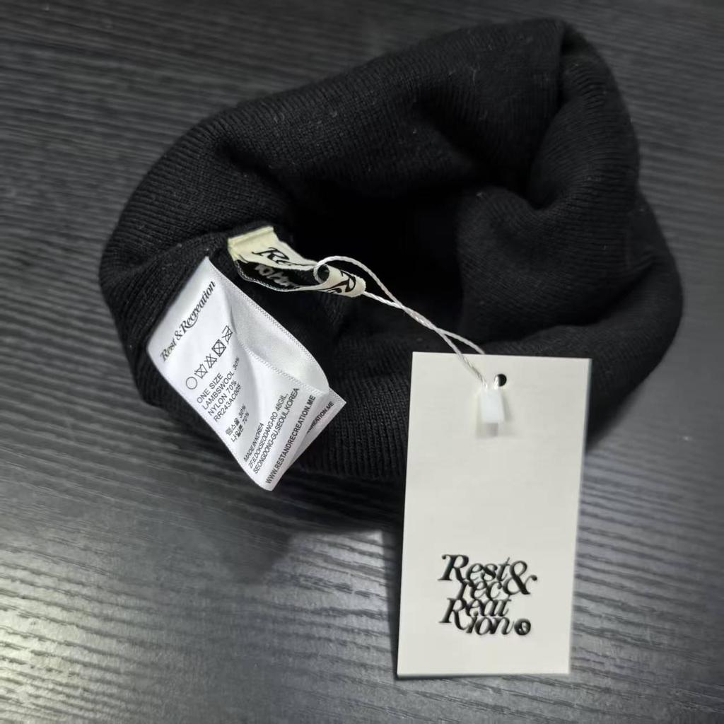 Zhao Lusi-Inspired Unisex Knitted Wool Beanie – Autumn/Winter Casual Style