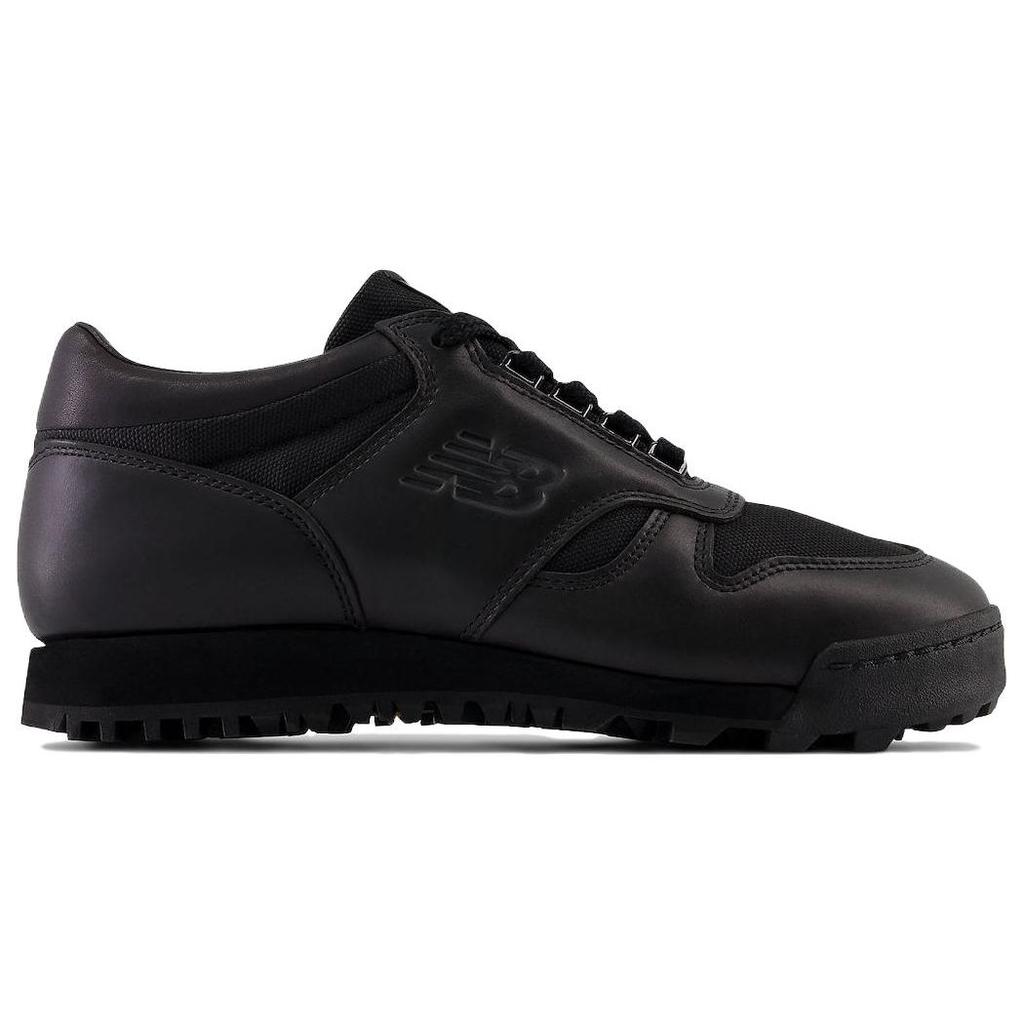 New Balance Rainier Low Triple Black Unisex-Sneakers UALGSBBB