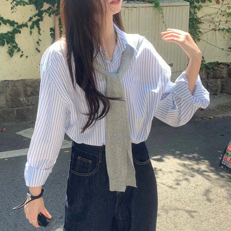 

Korean Style Striped Knit Outfit: Turn-Down Collar Two-Piece Set for Spring/Autumn S