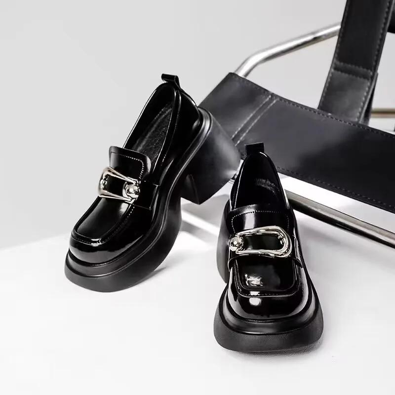 2024 New High Quality Round Toe Solid Color Women's Loafers with Metal Decoration Casual Mid-heeled Sleeve Women's High Heels