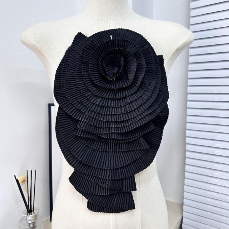 Fashionable Pleated Big Flower Lapel Pin Exaggerated Folded Flower Brooch for Dress and Shirt Women Breastpin Ornament