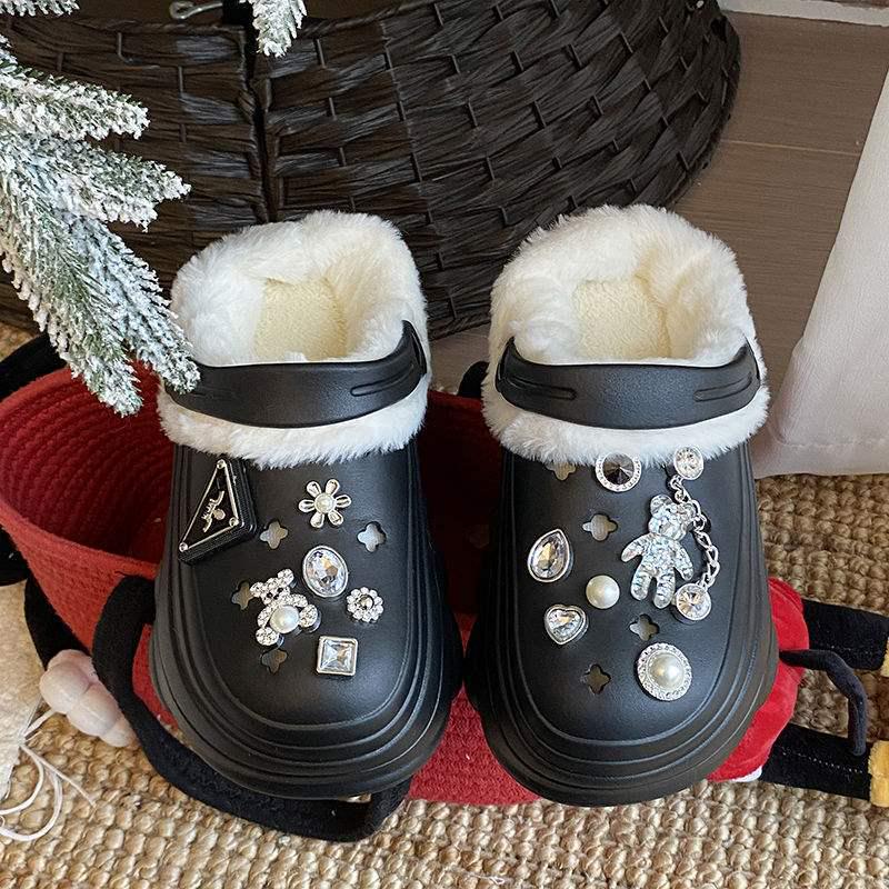 Herren- und Damen-Plüschpantoffeln für den Winter 2024: Fellige, dicksohlige, höhenverstärkende Clogs für den Außenbereich