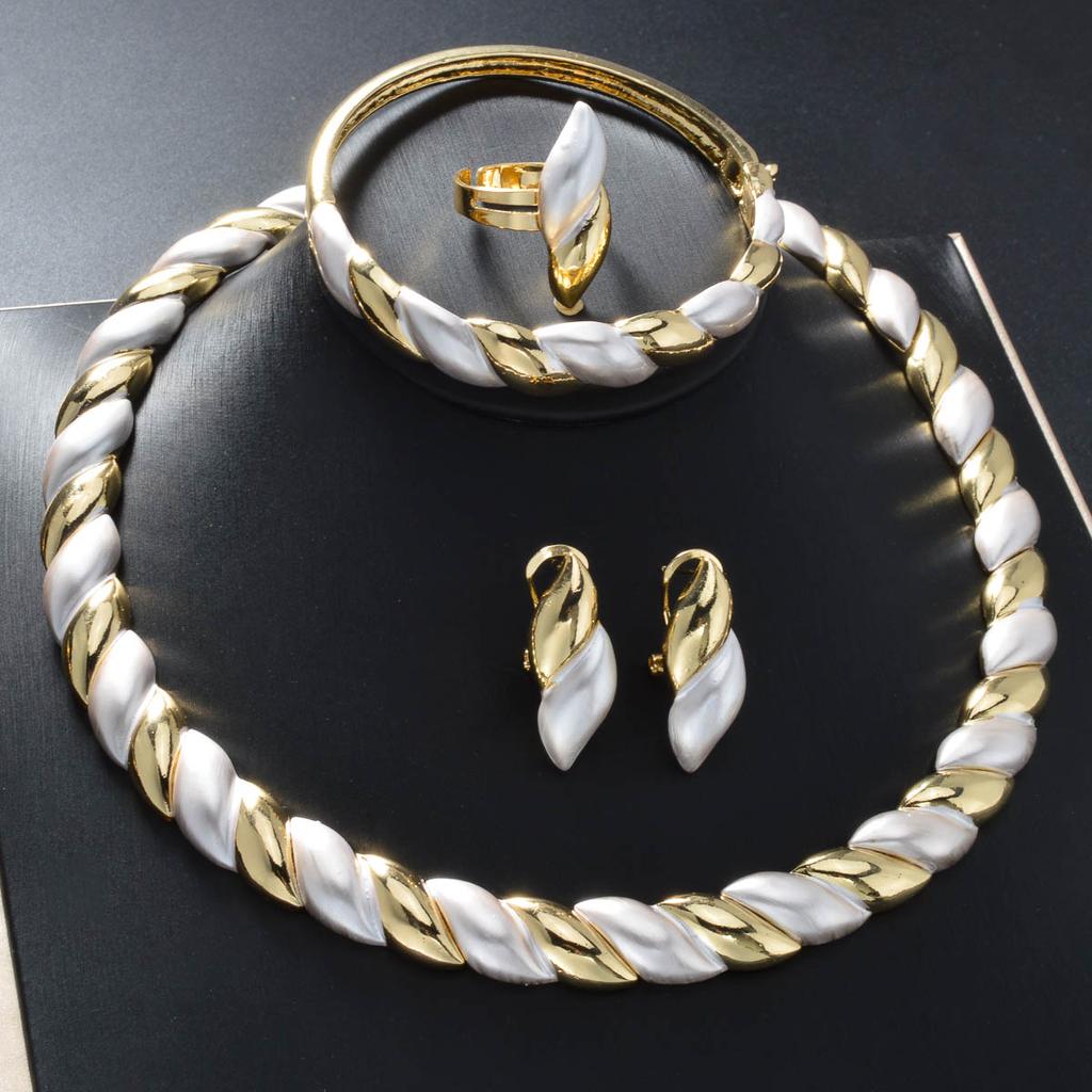 charmoment Hot Selling Women's Jewelry Set Luxury Classic Italian Bridal Wedding Zircon Necklace Earrings Ring Bracelet Set