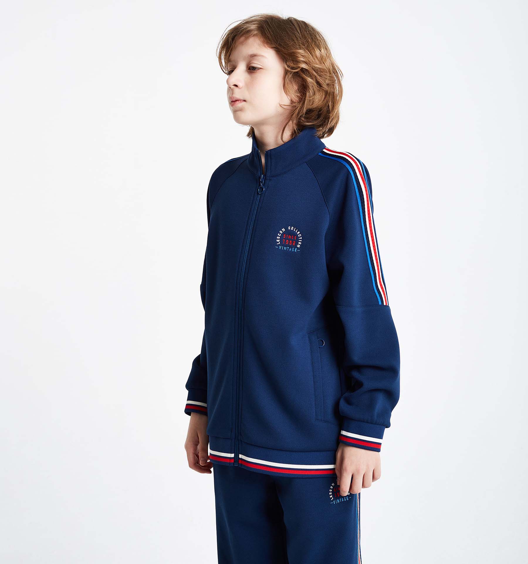 

Children s Zippered Sweatshirt 24N-3124 9-10 темно-синього кольору