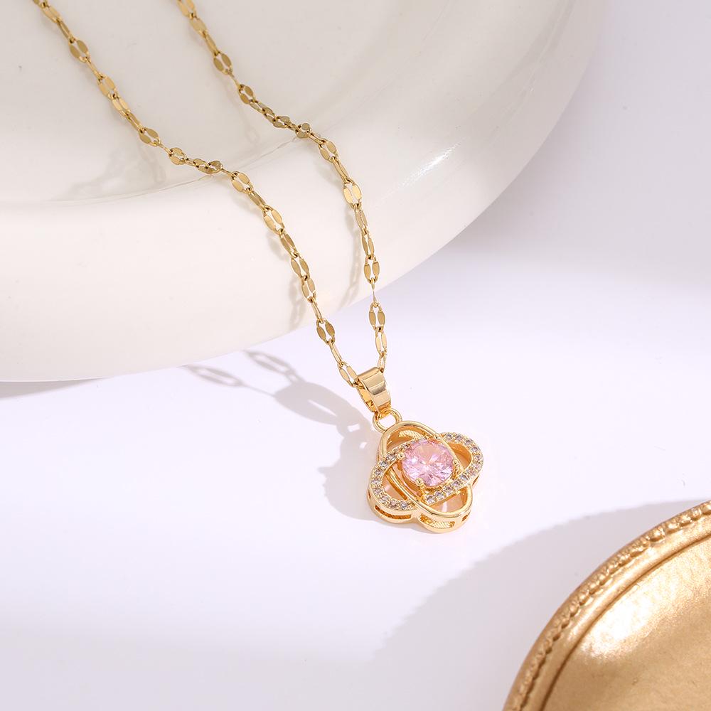 Elegant Gold-Plated Chinese-Style Four-Leaf Clover Necklace with Imitation Hetian Jade Pendant for Women