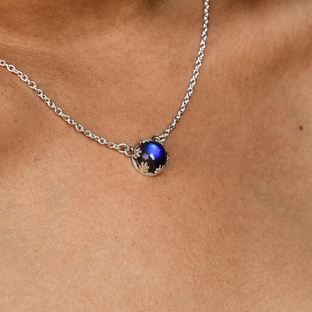 Labradorite Necklace, Silver Labradorite Pendant, Labradorite Round Pendant, Blue Labradorite, Blue Flash Labradorite,  Blue Fire Pendant