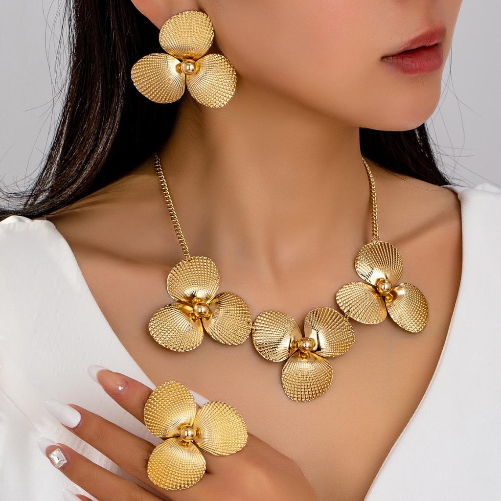 1 set of simple three-dimensional flower stud earrings necklace ring set women's fashion versatile personalized jewelry