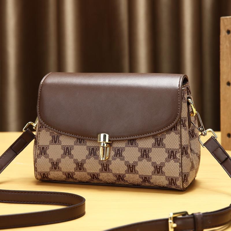 Bag women's new shoulder messenger bag autumn and winter advanced sense commuting light leisure small square bag women