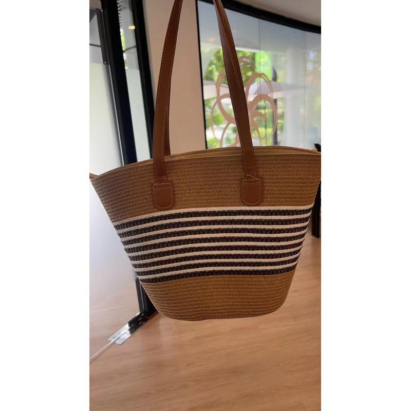 Fashion striped straw bag summer new large-capacity retro literary and artistic fan woven shoulder handbag