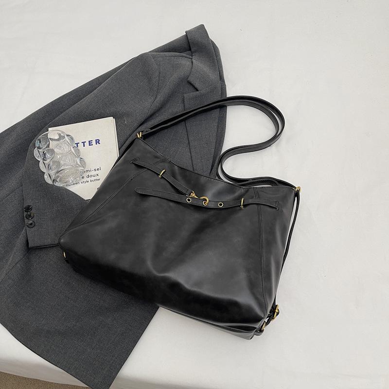 

Maillard large-capacity messenger bag 2025 new autumn casual versatile commuter women s single and double shoulder tote bag