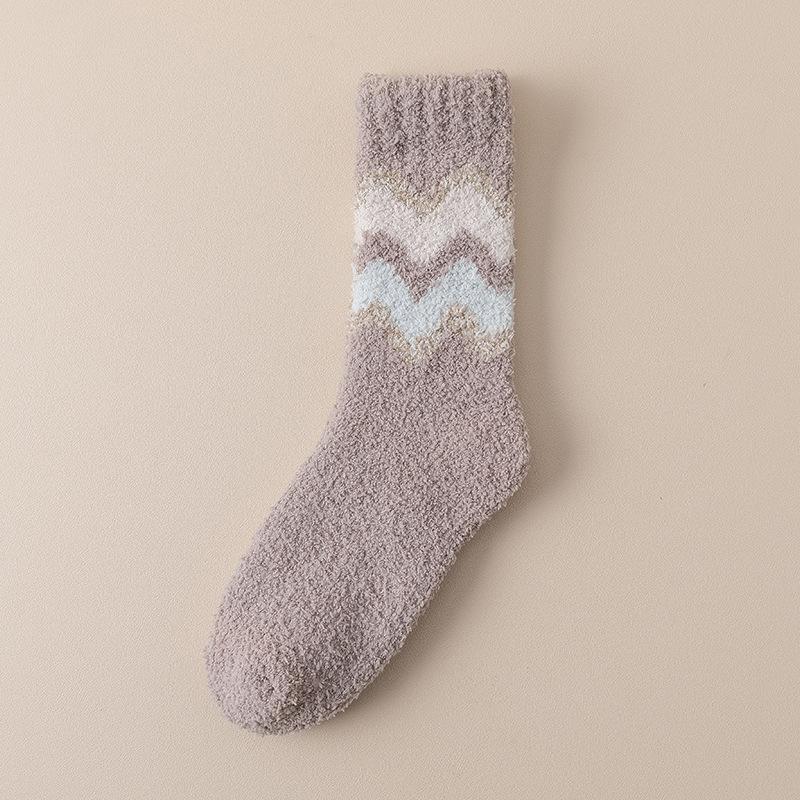 Female Autumn and Winter Thickened Warm Stripe Absorbs Perspiration Home Floor In Tube Socks
