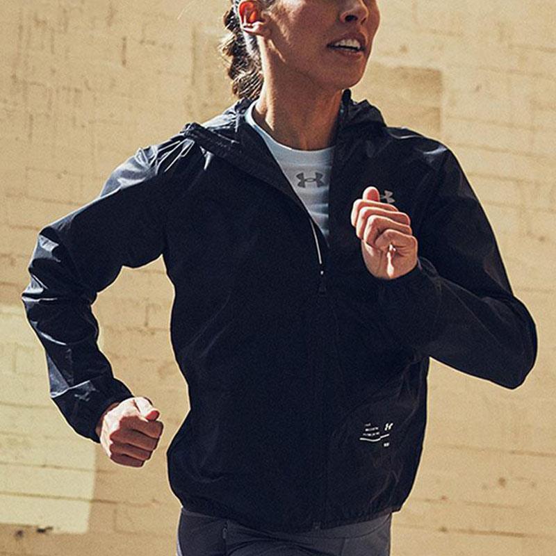 Under Armour Qualifier Casual Sports Zip-Up Hooded Jacket Women jackets Black 1326558-002