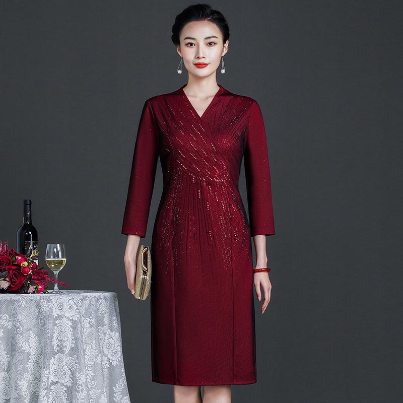 2022 Spring Elegant Knee-Length Dress: Stylish Plus Size Mother of the Bride Outfit for Middle-Aged Women