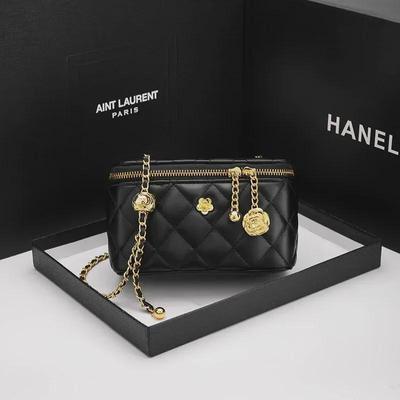 Oryginalna skórzana torba na ramię Camellia z lekkim diamentowym łańcuszkiem - w stylu mini kosmetyczki