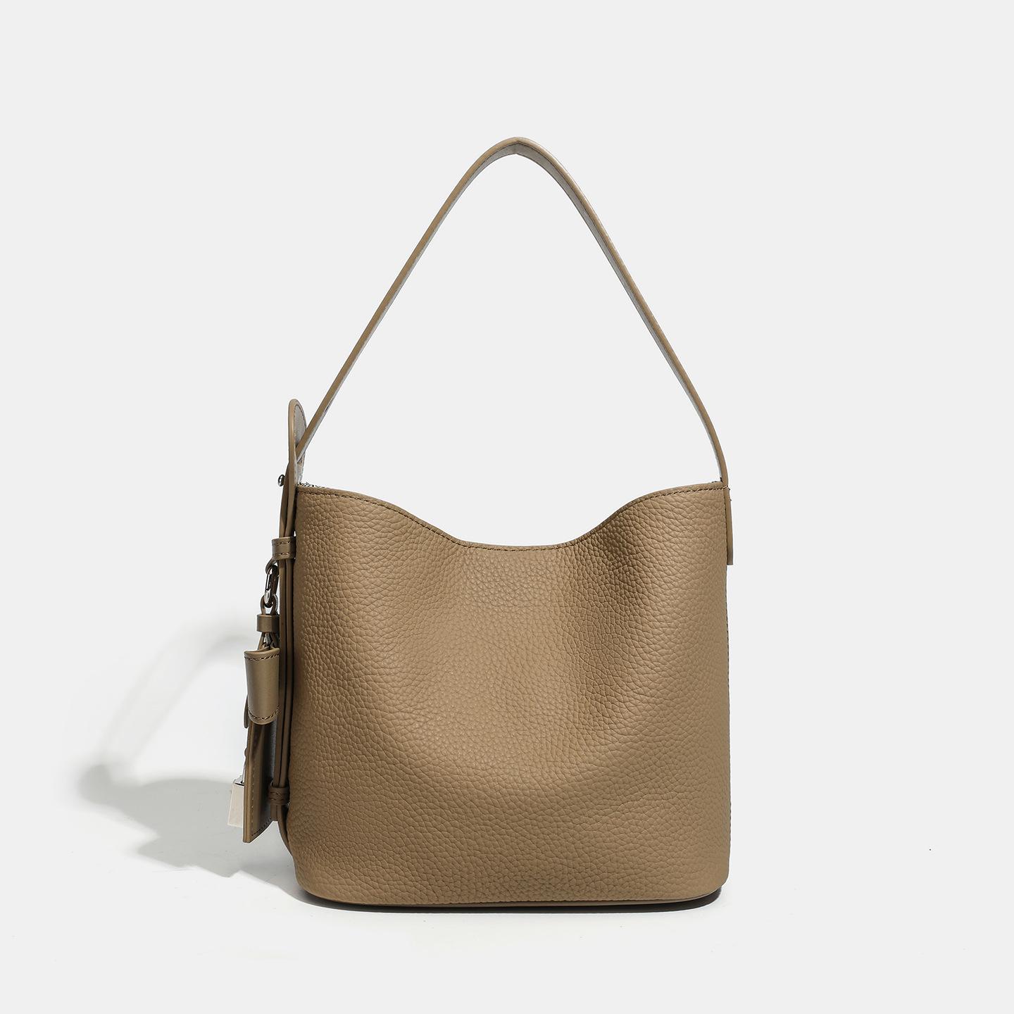 Top-grain Cowhide Bucket Bag 2026 Genuine Leather Crossbody Bag, Versatile for Commuting, Elegant Single-shoulder Carry 20x12x18cm