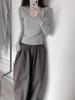 Women's Slim-Fit Retro Gray Cotton Long-Sleeve T-Shirt - Flattering Shoulders, Solid Color, Ideal for Early Autumn Layering