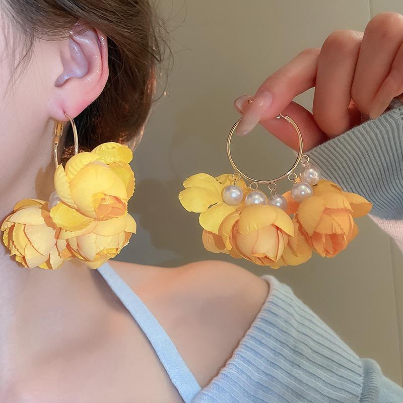 Dopamine petal mesh stud earrings new popular seaside vacation wind earrings exaggerated temperament versatile earrings wholesale