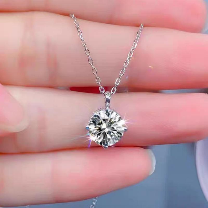 S925 Sterling Silver Four-Prong Moissanite Pendant Necklace - Classic Clavicle Chain