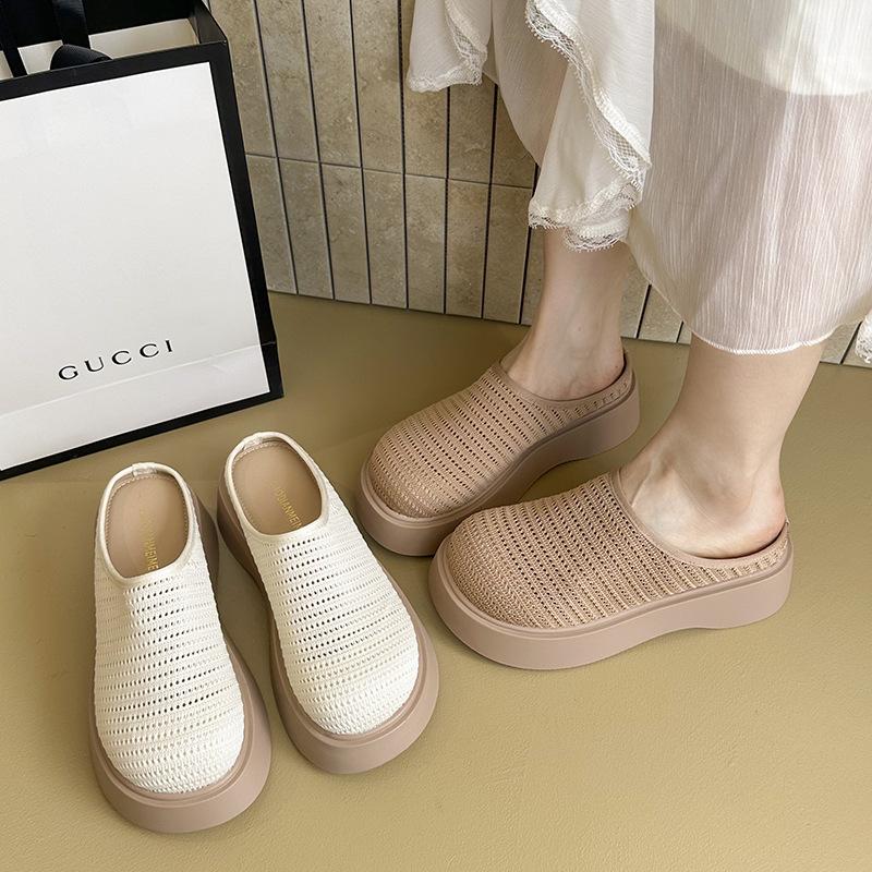 Thick-soled slippers women's summer outer wear 2025 new summer high-end small thick-soled beach with skirt cool slippers