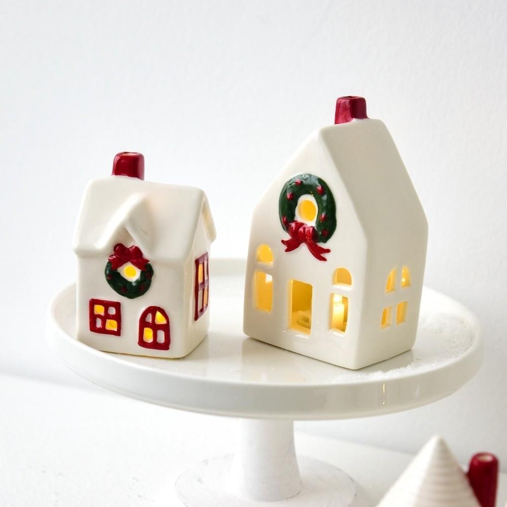 Novas Casas de Natal Iluminadas por LED Castelo Branco de Porcelana Estátua Estilo Rústico Vila de Natal em Miniatura Decoração de Casa