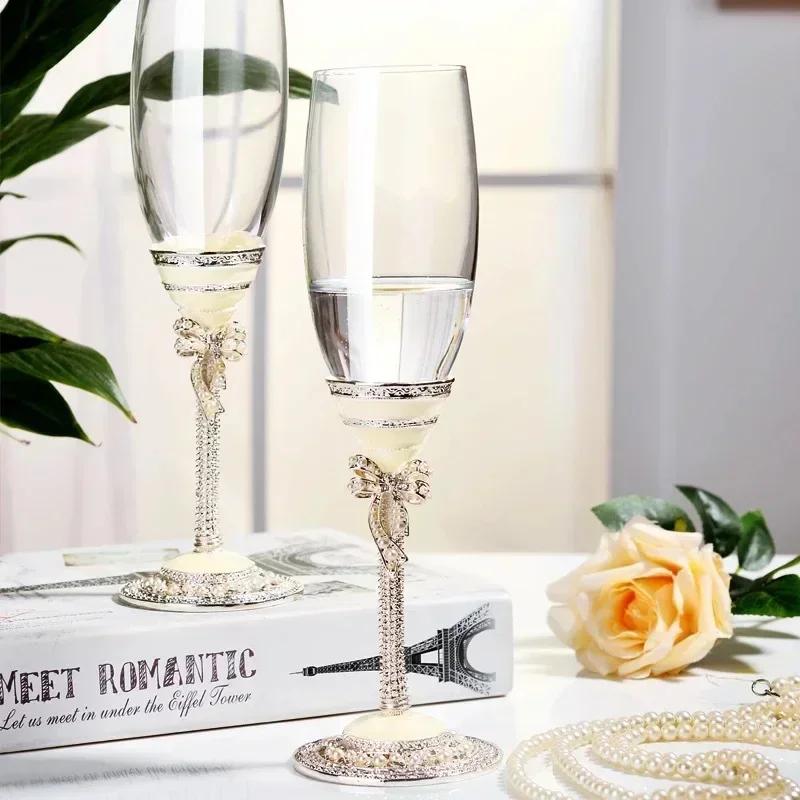 High Foot Crystal Champagne Cup 2 Sets of High-end Creative Red Wine Glasses for Household Wine Sets Couple Wedding Gift Box