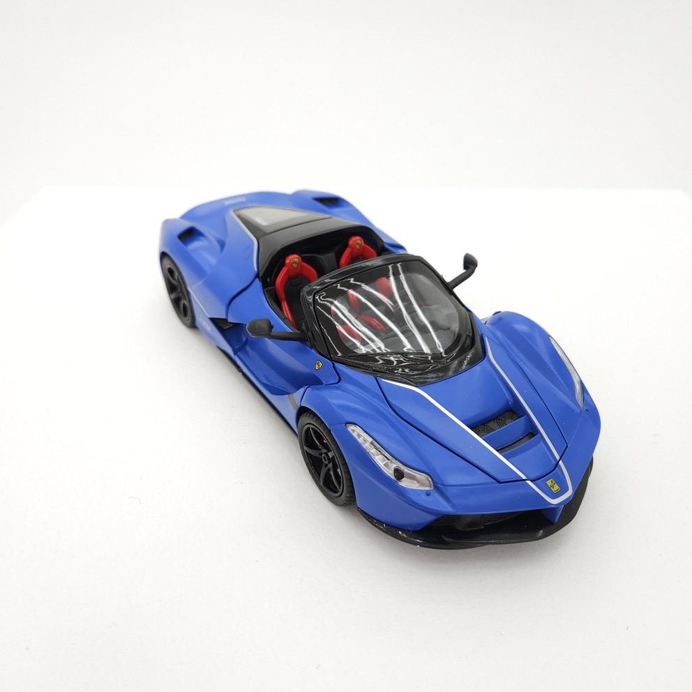 1:24 Ferrari LaFerrari Diecast Sports Car Model, Blue