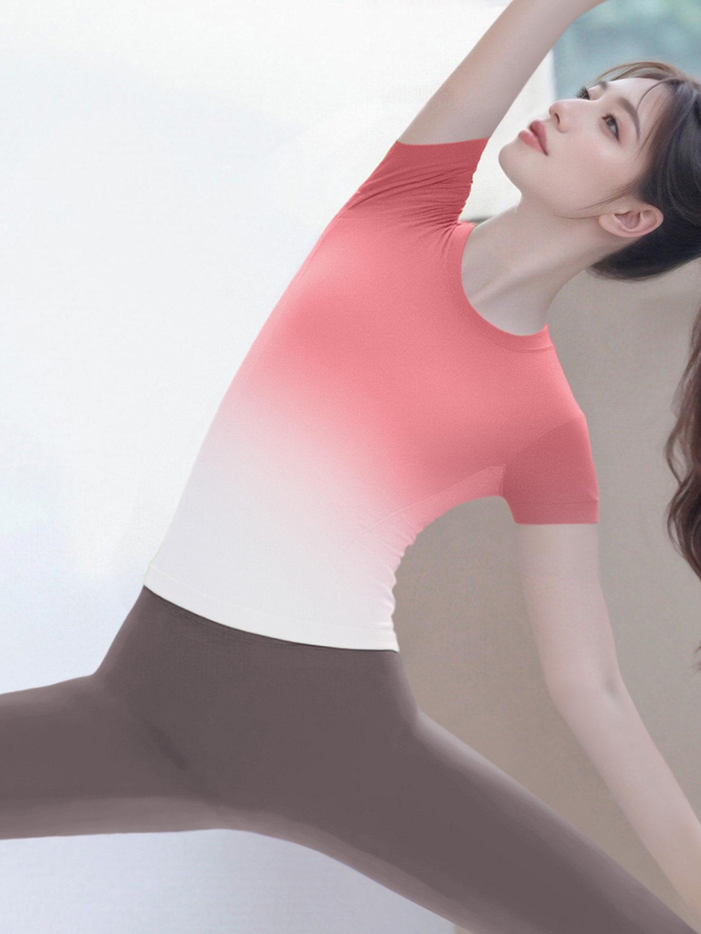 

Стильный градиентный набор для йоги для женщин 2026: Короткий рукав, Удобный, Дышащий, Идеально подходит для ношения на улице, Спортивный топ M (100-110)