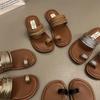 Nouvelles Pantoufles Plates Femme 2024 Tissées avec Tongs Confortables Chaussures Femme Pantoufles à Semelle Décontractée Chaussures Femme Été