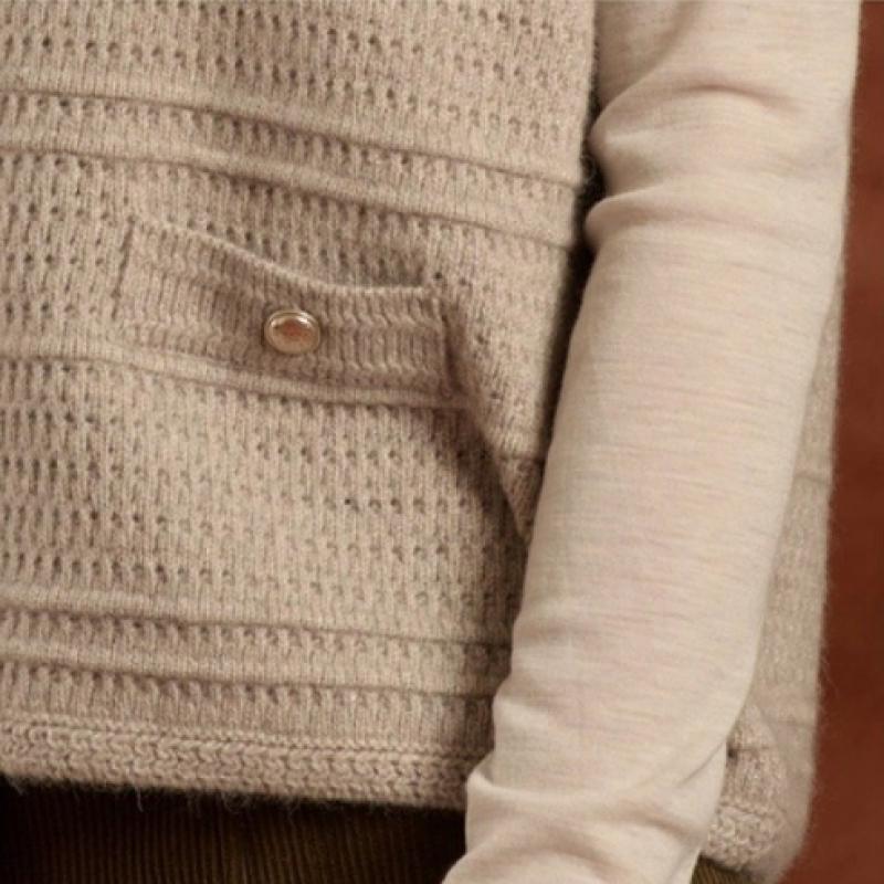 BCBG Open Button Knit Vest B5w9k507