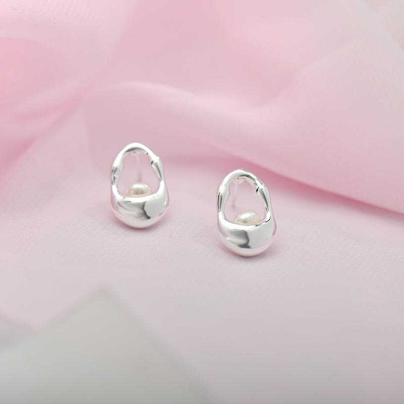 Retro Irregular Freshwater Pearl Stud Earrings with S925 Silver Needle - High-Grade and Versatile Design.