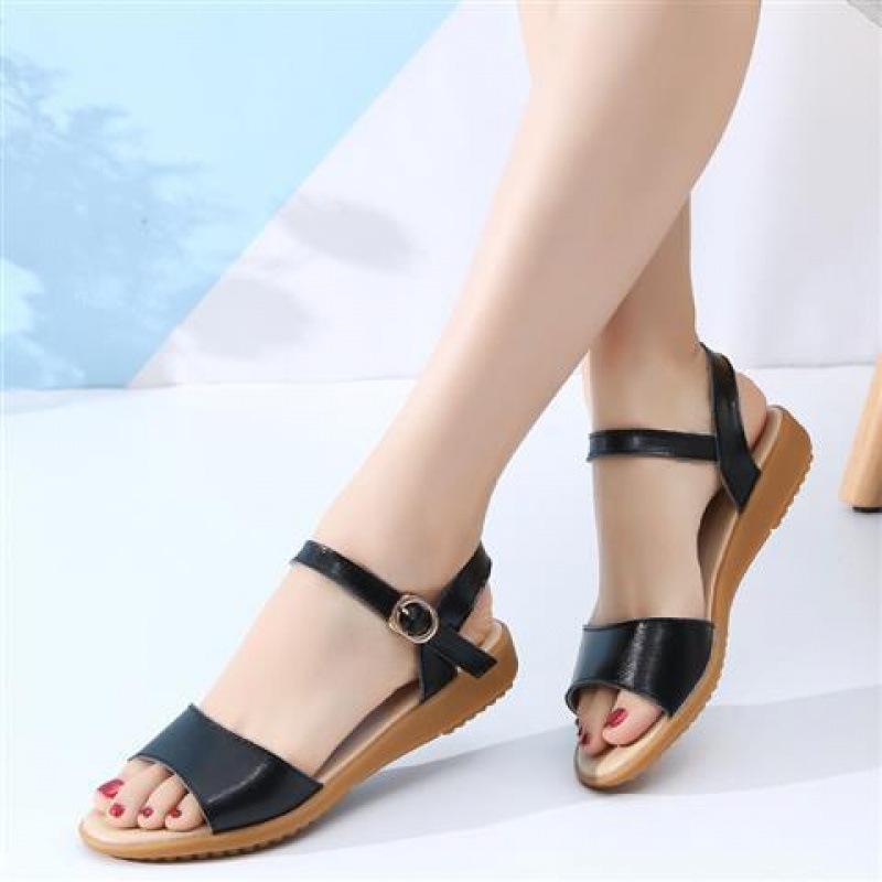 

2025 лето новые плоские сандалии нескользящие беременные женщины кожа студенты корейская версия простые универсальные плоский каблук повседневная женская обувь 35