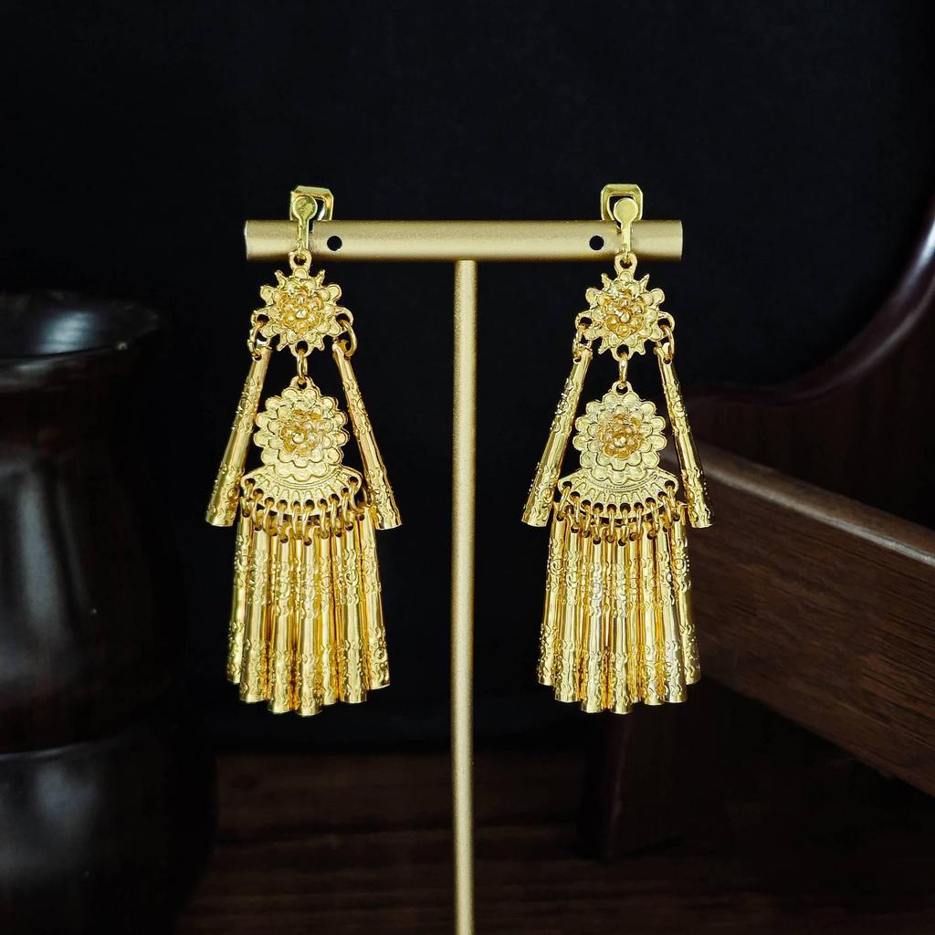 Retro Ethnic Water Drop Leaf Tassel No-Pierce Earrings