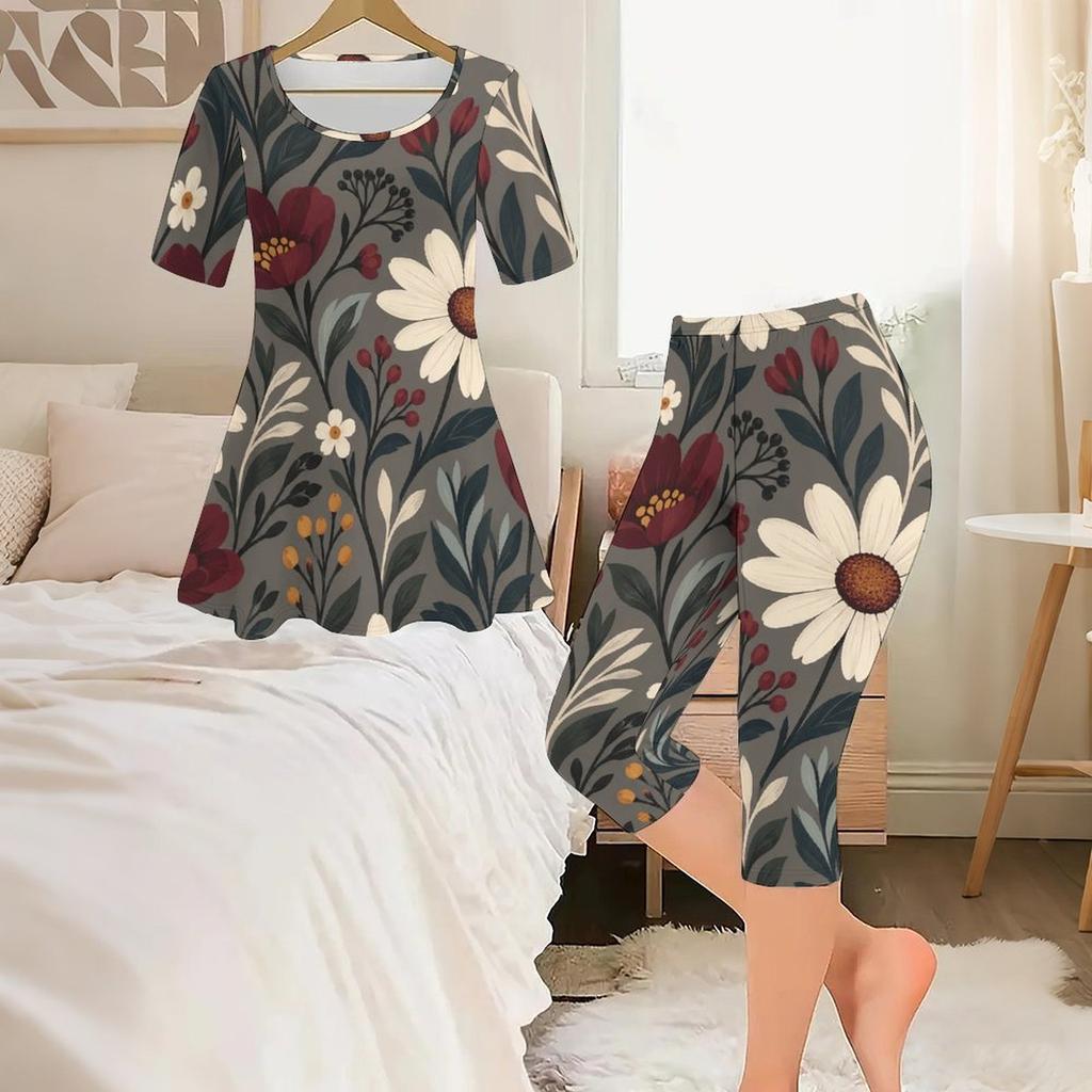 Women Plus Size Round Neck Short Sleeve Blue Floral Printed Flared Top And Capri Pants Two Piece Pajama Set